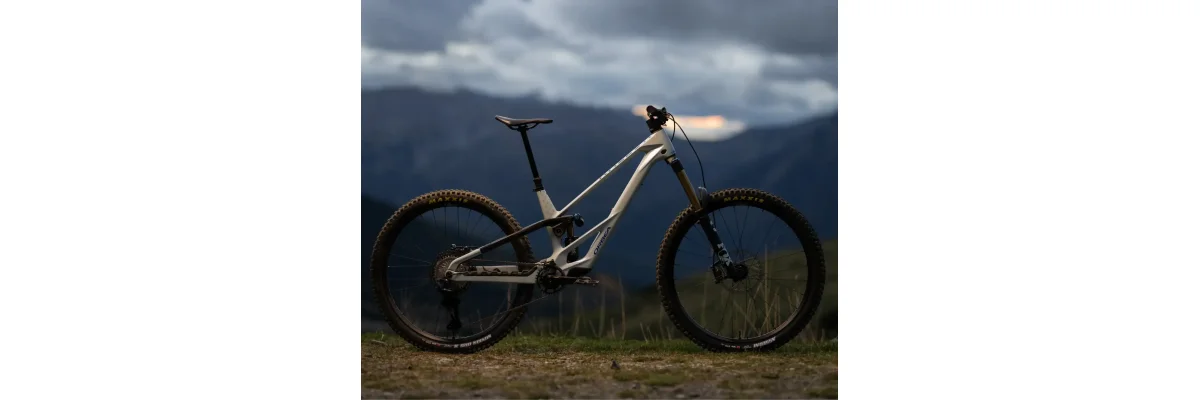 Orbea Wild LT Carbon &amp; Rallon RS: Zwei Bikes, ein Ziel - Orbea Wild LT Carbon &amp; Rallon RS | bike-store
