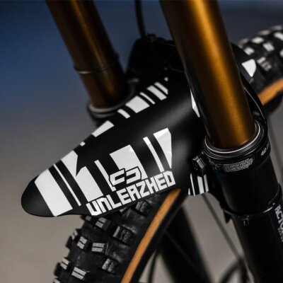 unleazhed mudguard - M01 white