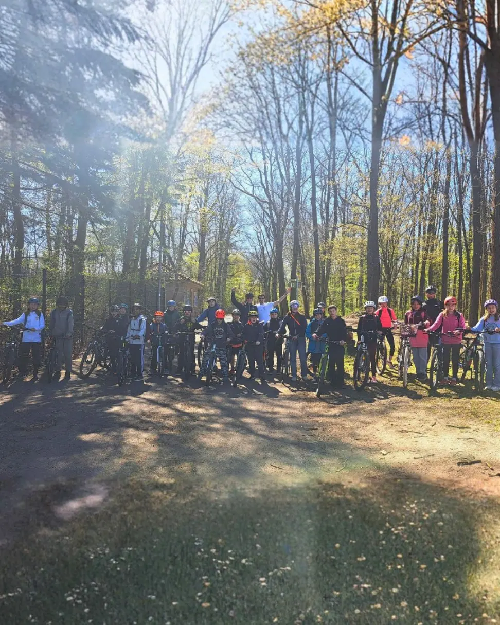 Kinder lernen Fahrrad reparieren beim MTV OsterCamp Bamberg
