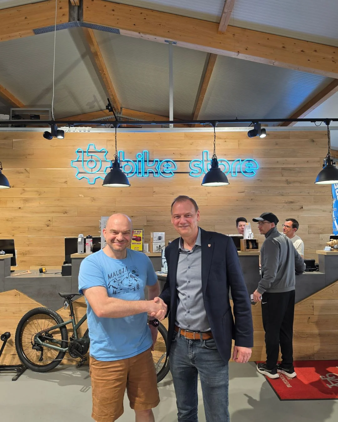 Bürgermeister Michael Schlegelmilch beim bike-store Jubiläum in Haßfurt