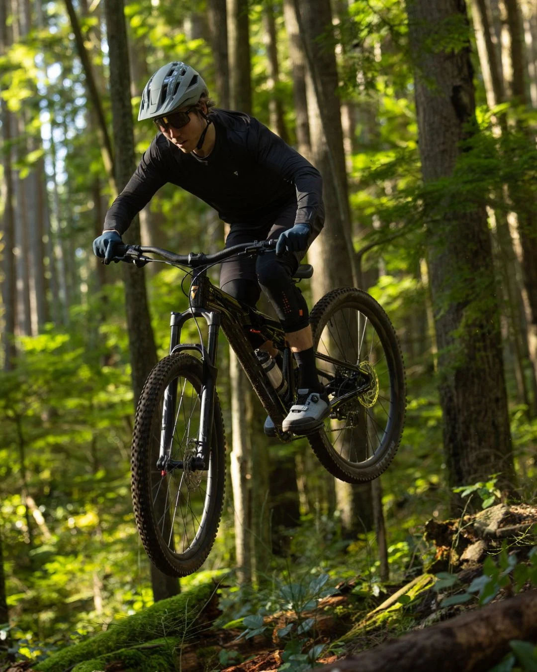 GIANT Stance 1 Fully Mountainbike Trail Action 2